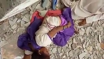 Time To Stop Strolling: Indian Girl Gets Intimate