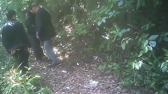 Chinese Amateur Gets Naughty In The Park