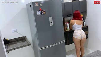I Hired A Maid With A Big Butt And Got Turned On By Her Short Pants, Leading To An Intense Encounter